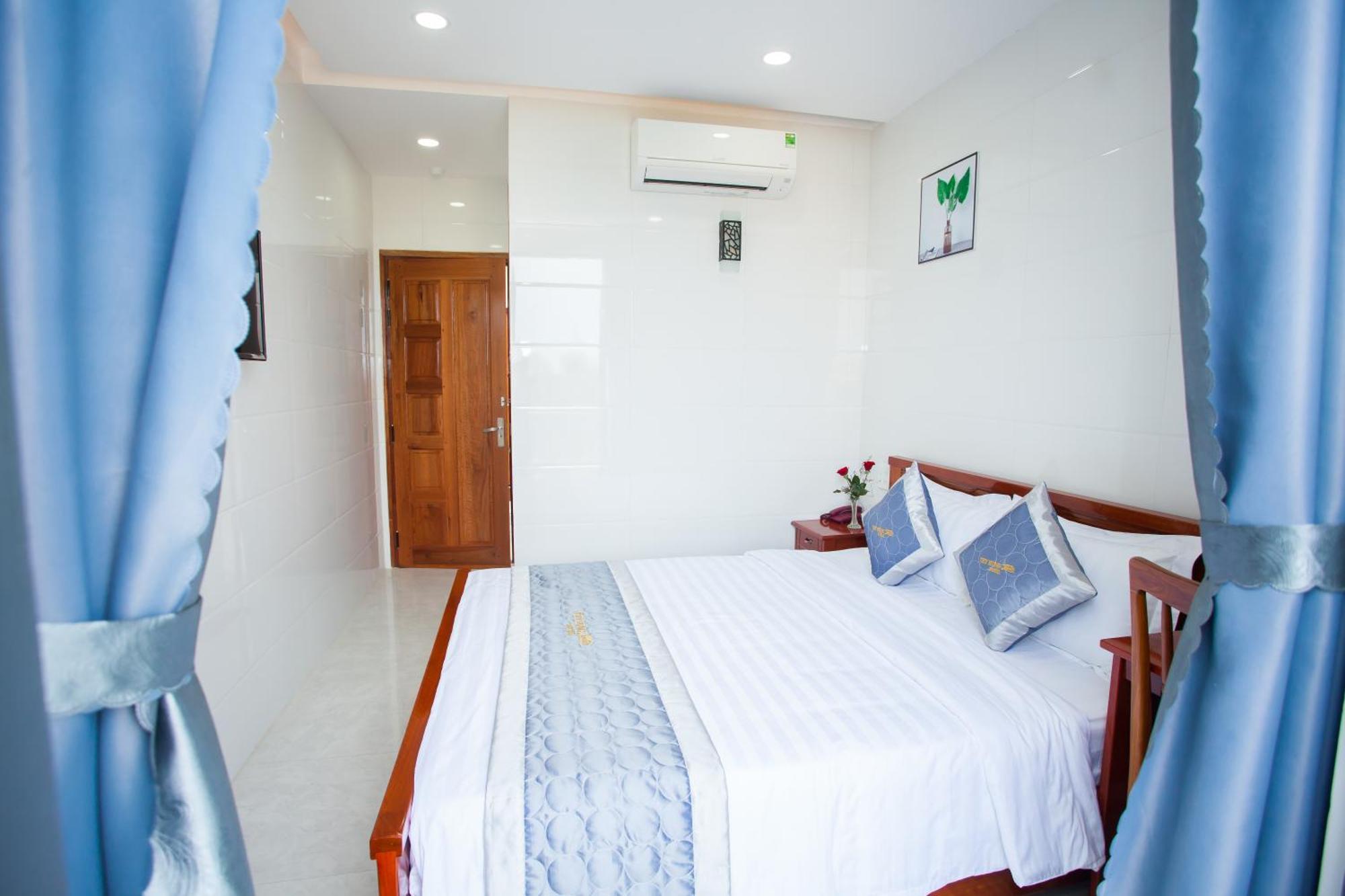 Thy Hung Legacy Hotel Туихоа Экстерьер фото