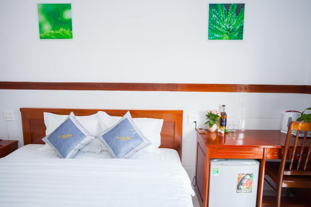 Thy Hung Legacy Hotel Туихоа Экстерьер фото